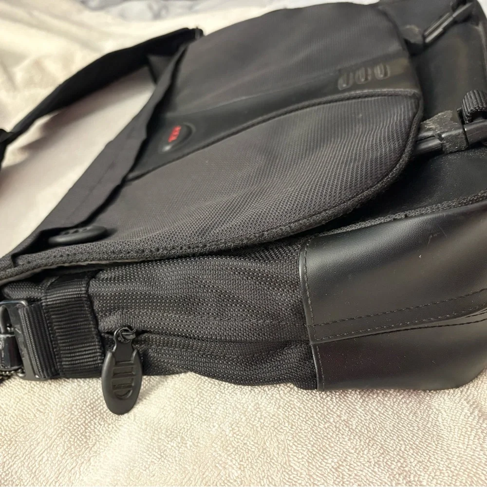 Tumi Black Messenger Bag Ex Cond